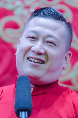 Helun Zhang